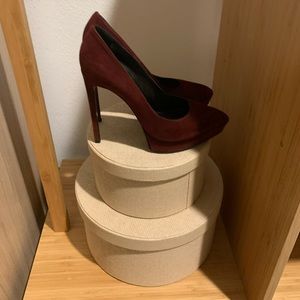 Authentic YSL heels. Vintage pump